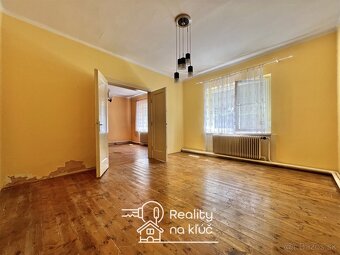 Na predaj 4-izbový rodinný dom s garážou vo výbornej lokalit - 9
