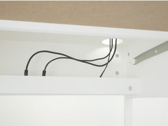 Stôl Ikea Micke - 9