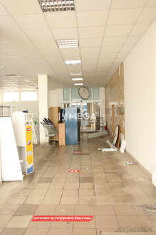 ZNÍŽENÁ CENA - Na prenájom - Lukratívny priestor v centre me - 9