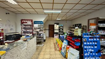 NA PREDAJ rodinný dom/polyfunkcia Komjatice - 9