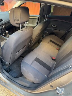 Renault Megane III 1.5 dCi - 9