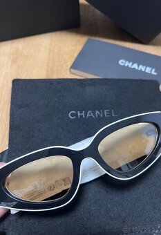 New original CHANEL Cat Eye Black & White - 9