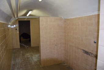 Prešov, Hlavná ul. - obchodné priestory na prenájom - 9