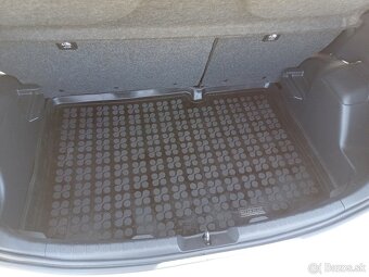 Toyota yaris - 9