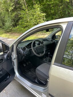 ✅Ford Fiesta 1.3i 2003 - 9
