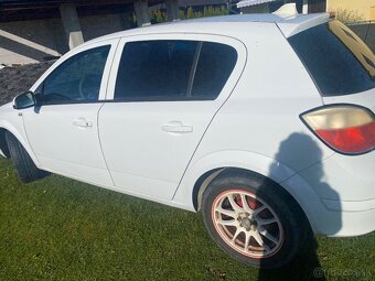 Opel Astra hatchback 1,6 benzin - 9
