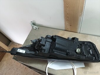 Práve predné svetlo Kia Rio - 9