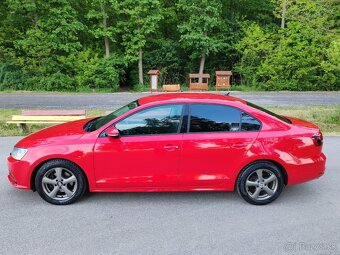 Volkswagen Jetta 2.0 TDI CR Facelift - 9