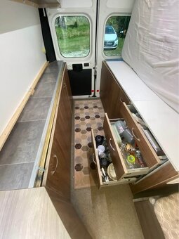 Obytná dodávka Citroen Jumper L3H2, r.v. 2016 - 9