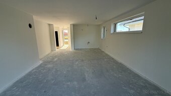 4-izb. NOVOSTAVBA v obci Slovenská Nová Ves, pozemok 486 m2 - 9