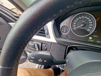 BMW Rad 3 Touring 320d A/T 135kW - 9