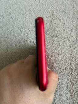 Predám Apple iPhone 11 64GB RED Na ráme sú známky používania - 9