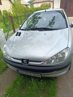 Predám PEUGEOT 206, 1.4E, HATCHBACK 5DV. - 9