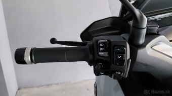 Yamaha XMAX 300 - Tech MAX - 9