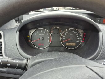 Hyundai i20 2010 1.4 74kW benzín 155 000km - 9