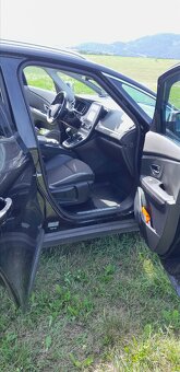 Renault Grand Scenic - 9