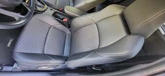 Toyota Yaris Hybrid 2025 - executive - 9