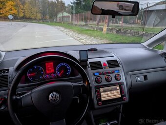 Volkswagen Touran 2.0 TDI DSG - 9