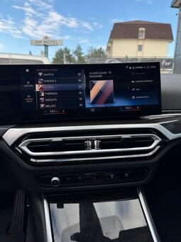 BMW Rad 3 Touring 320d mHEV x-Drive A/T Luxury ZÁRUKA - 9