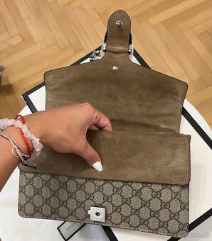 GUCCI Dionysus GG Supreme Small shoulder bag - 9