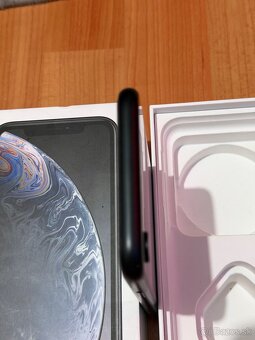 Predám Apple IPhone XR 64GB Black Minimálne Známky - 9