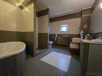 Rodinný dom v malebnej obci Medvecké - 9