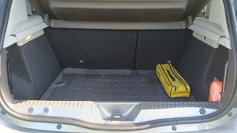 Dacia Sandero Arctica 1.2 16 V (benzín) - 9
