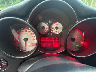 Alfa Rómeo GT 1.9 JTD 130kw - 9