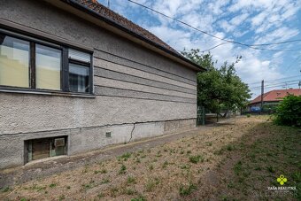 Rodinný dom s veľkým pozemkom – Zemianske Kostoľany - 9