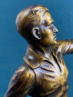 Art deco socha hádzanár s loptou - 9