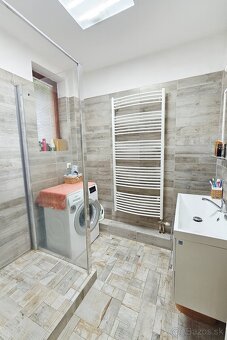 Na predaj priestranný 5-izbový rodinný dom - 9