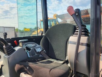 BOBCAT E19 - 9