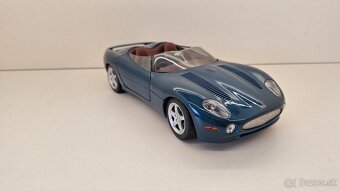 1:18 JAGUAR XK180 - 9