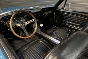 Ford Mustang Fastback 302ci V8 - 9