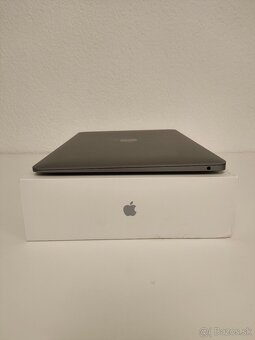 MacBook Air 2020 | i7 • 8GB • 256GB SSD - 9