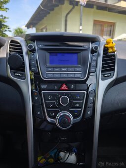 Predám HYUNDAI i30 - hatchback, 1.6 MPI DOHC CVVT - 9