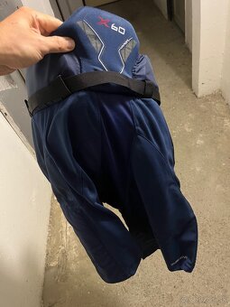 Predám hokejovu vystroj Bauer - 9