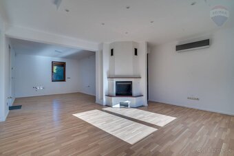 6-izbový rodinný dom s dvojgarážou v Malinove - 9