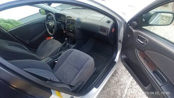TOYOTA AVENSIS 2,0 d4d - 9