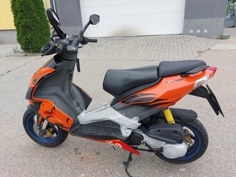 2005 APRILIA SR 50 naj.15000 KM po servisu - 9