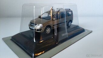 Lada, UAZ 1:43 - 9