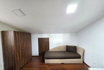 PRENÁJOM – 7 izbový rodinný dom s krásnym výhľadom - BA IV - 9