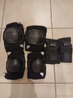 Dievčenské korčule 29-33 + chrániče. - 9