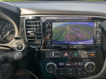 Mitsubishi Outlander 2,2 DI-D 4WD CVT 7 miestny - 9