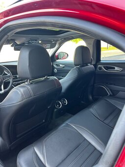 Alfa Romeo Giulia Veloce 2.2D - 9