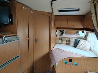 Predám autokaravan obytný polointegral Laika. Ecovip 6.1 - 9