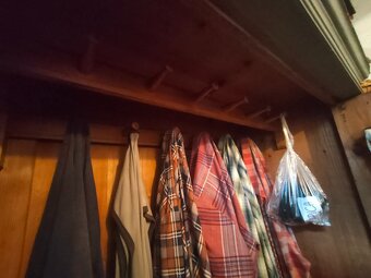 Retro skriňa z masívu - 9