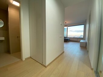 KRÁSNY 2-IZBOVÝ BYT S VÝHĽADOM NA MESTO, PARKING, SKY PARK - 9