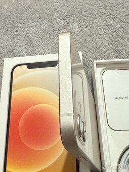 Predám Apple iPhone 12 128GB Silver Minimálne známky - 9