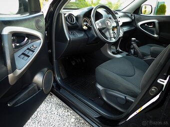TOYOTA RAV4 2.2 D-4D 100kW- 4x4-UZAVIERKA-DIGIKLIMA-NOVA STK - 9